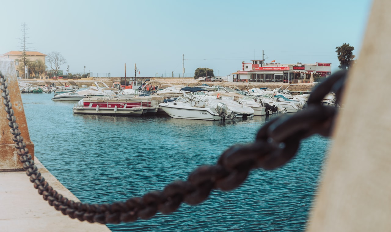 Faro — boats near dock